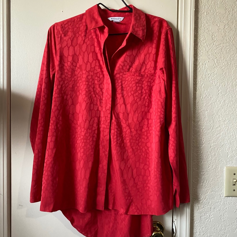 Athleta Urbanite Textured Top Red Animal Print Jacquard Button Down Blouse M